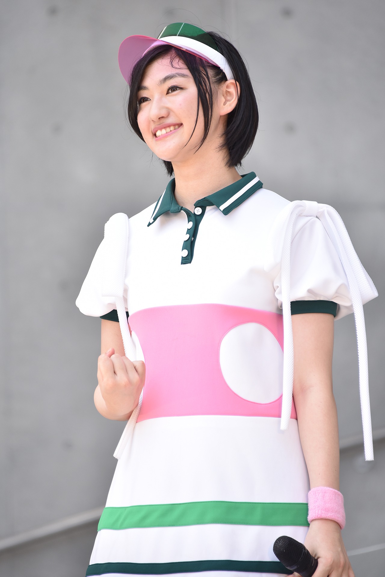 小林歌穂
