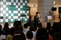 山崎育三郎「Keep in touch」リリース記念イベントの様子。