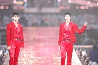 人気画像10位は「東方神起、日産スタジアムに再び立つ！『言葉で表せないくらいうれしい』3DAYS完遂」より、東方神起。