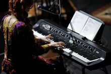 Chara (c) HAJIME KAMIIISAKA