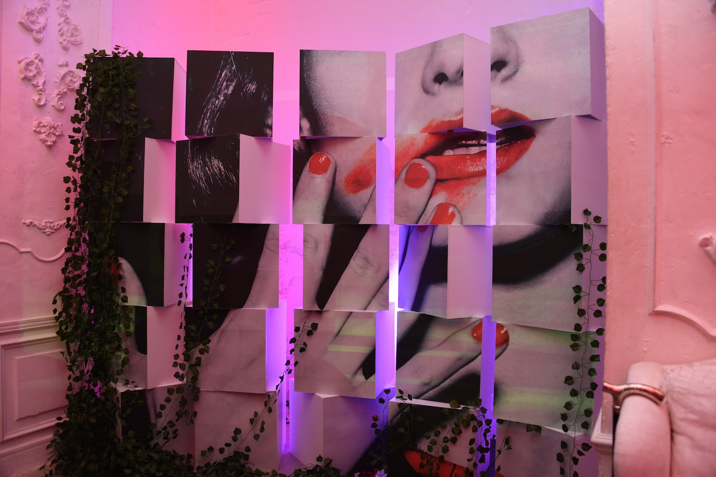 「Kisses and Kills Concept Bar」内の様子。