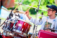 柳澤豊(Dr / MONO NO AWARE)（撮影：小杉歩）