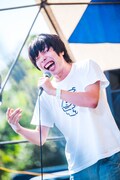 吉田靖直（Vo / トリプルファイヤー）（撮影：小杉歩）