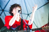 さかしたひかる（Vo, G / ドミコ）（撮影：小杉歩）