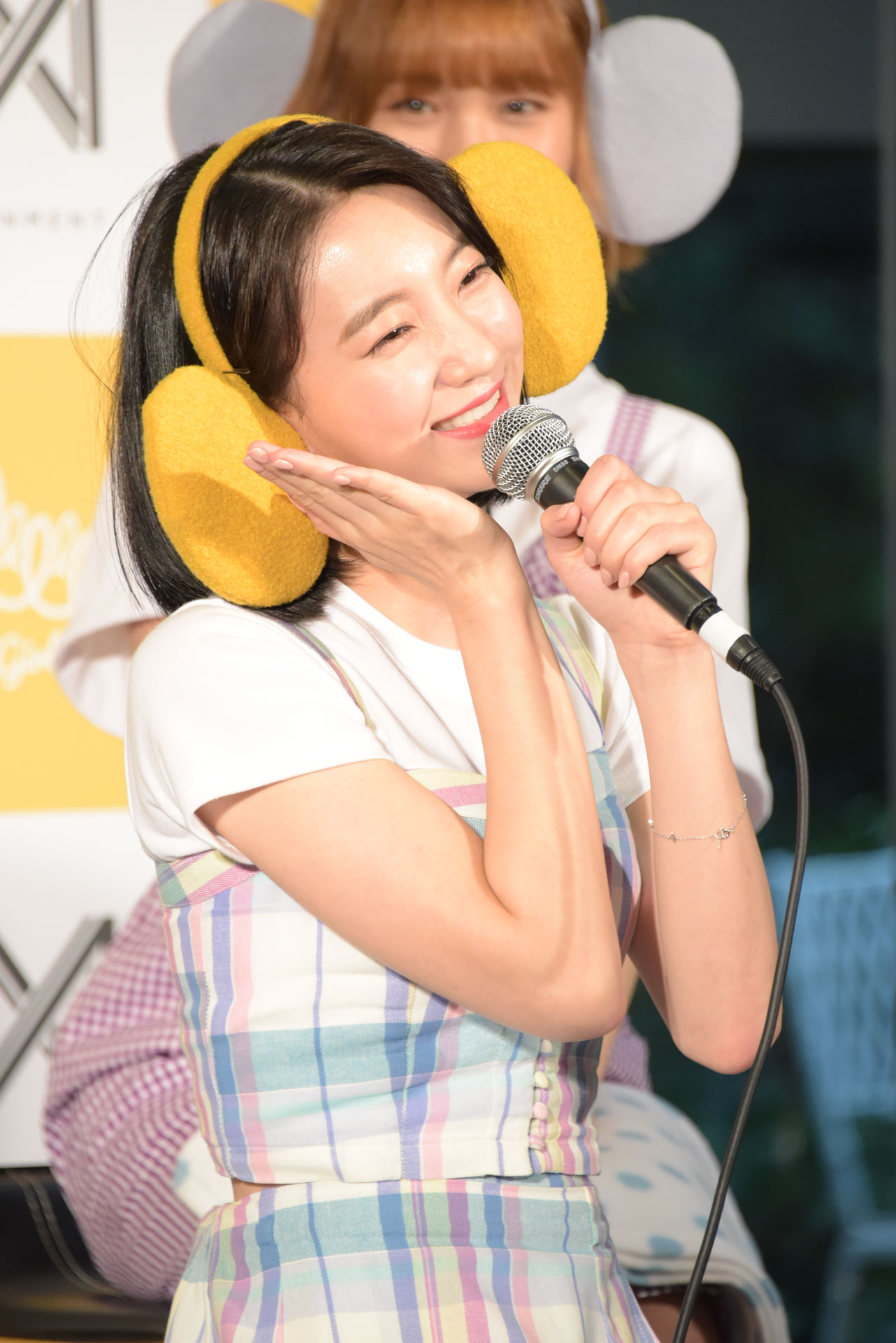 “かわいい表情”をするビニ。