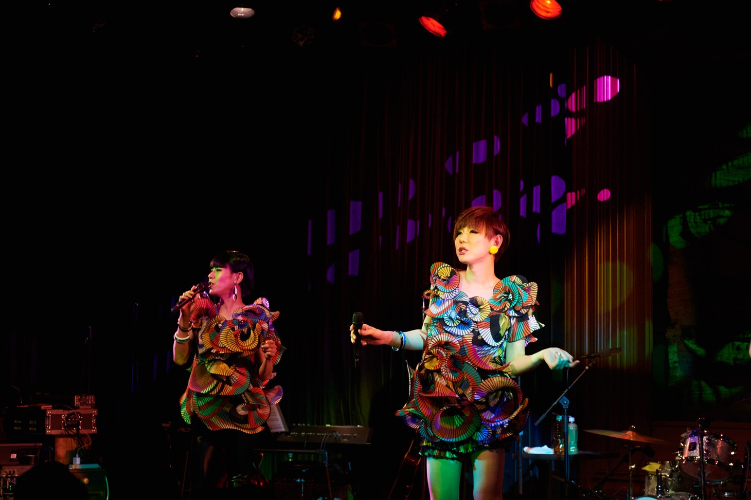 「星屑スキャット LIVE2018 化粧室で逢いましょう」の様子。（撮影：下村しのぶ）