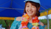 尾崎由香「LET'S GO JUMP☆」ミュージックビデオのワンシーン。