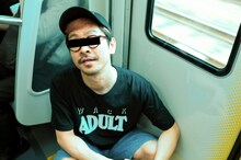 NEGLECT ADULT PATiENTSとTANGTANGコラボTシャツのイメージ写真。
