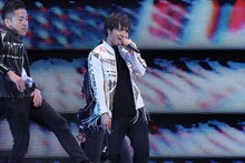 三浦大知「DAICHI MIURA BEST HIT TOUR in 日本武道館」のワンシーン。