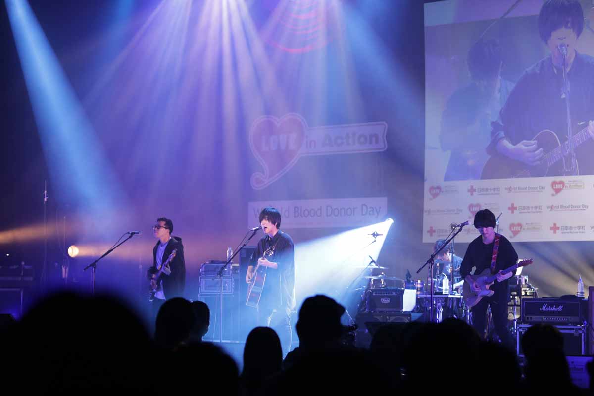 「LOVE in Action Meeting(LIVE)」andropのライブの様子。