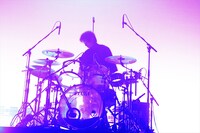 ピエール中野（Dr）（撮影：岡田貴之）