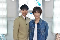 左から山下健二郎、岩田剛典。  (c)NTV