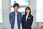 左から岩田剛典、山口乃々華。  (c)NTV