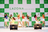 MOMOLAND（写真提供：キングレコード）