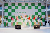 MOMOLAND（写真提供：キングレコード）