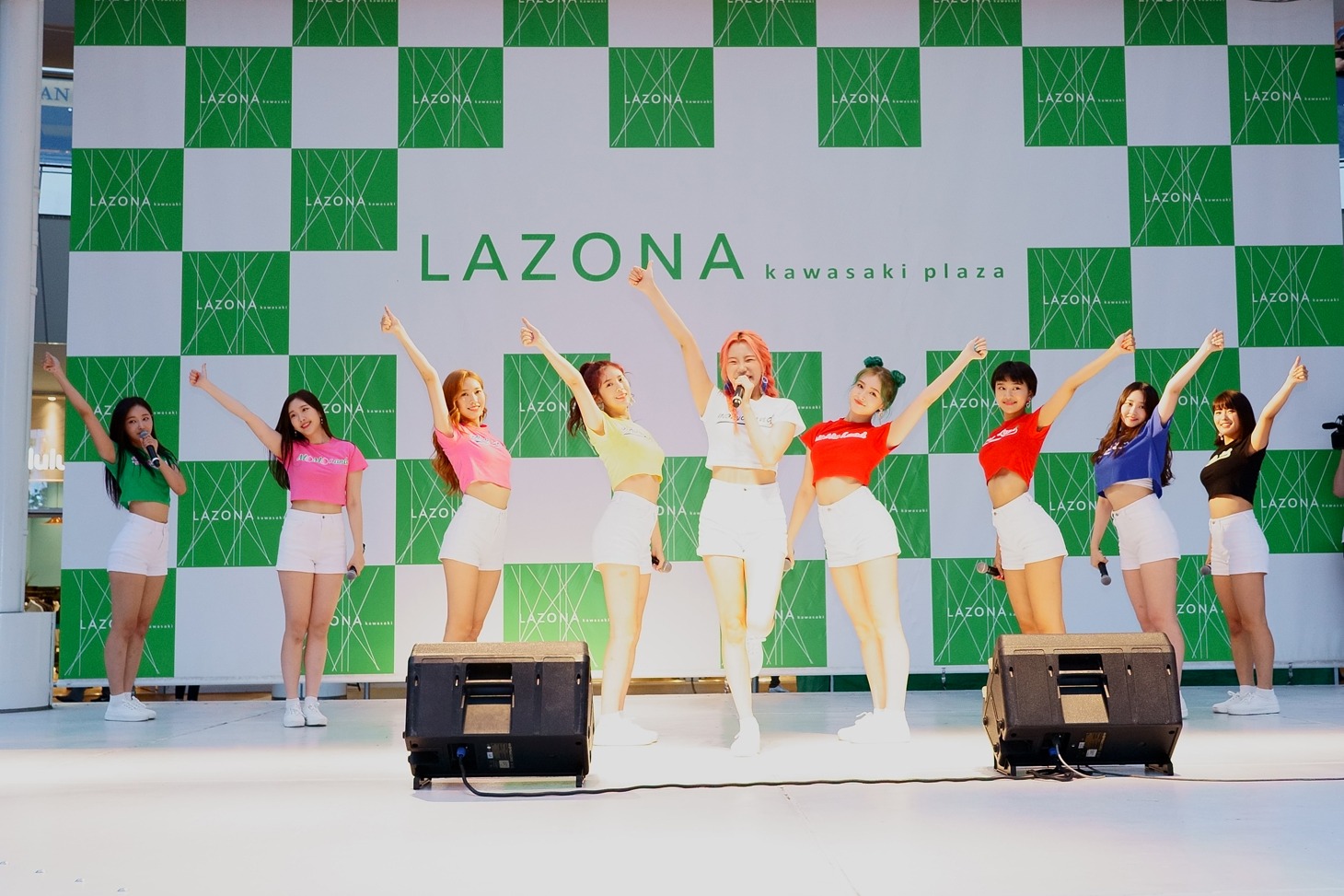 MOMOLAND（写真提供：キングレコード）