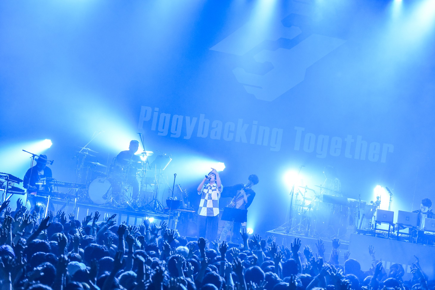 「ReI project coupling tour～Piggybacking Together～」東京・新木場STUDIO COAST公演のぼくのりりっくのぼうよみのライブの様子。（Photo by AZUSA TAKADA）