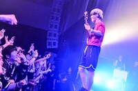 あきらかにあきら（B, Cho / THE ORAL CIGARETTES）（Photo by AZUSA TAKADA）