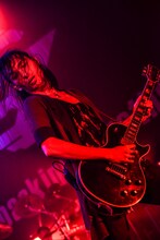 鈴木重伸（G / THE ORAL CIGARETTES）（Photo by AZUSA TAKADA）