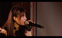 ロッカジャポニカ「だけどユメ見る」ライブ映像のワンシーン。