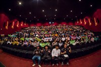 DVD/Blu-ray「京都大作戦2007-2017 10th ANNIVERSARY!～心ゆくまでご覧な祭～」発売記念10-FEET舞台挨拶付き特別先行試写会の様子。（Photo by HayachiN）