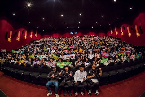 DVD/Blu-ray「京都大作戦2007-2017 10th ANNIVERSARY!~心ゆくまでご覧な祭~」発売記念10-FEET舞台挨拶付き特別先行試写会の様子。(Photo by HayachiN)