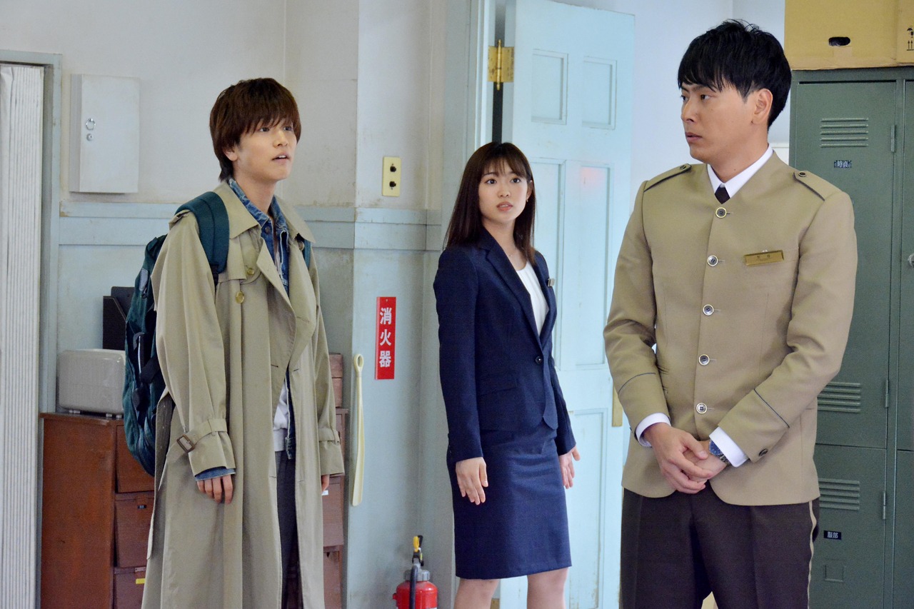 左から岩田剛典、山口乃々華、山下健二郎。 (c)NTV