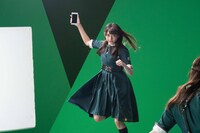 「LINE Pay 10円ピンポン篇」テレビCMメイキングより。