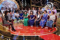 人気画像9位は「モーニング娘。元メンバー10人が『1周回って知らない話』で今だから話せることを」より、「1周回って知らない話」収録の様子。(c)日本テレビ