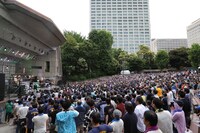 「May'n Hall Tour 2018『and You』～BE SUNNY!!!～」の様子。