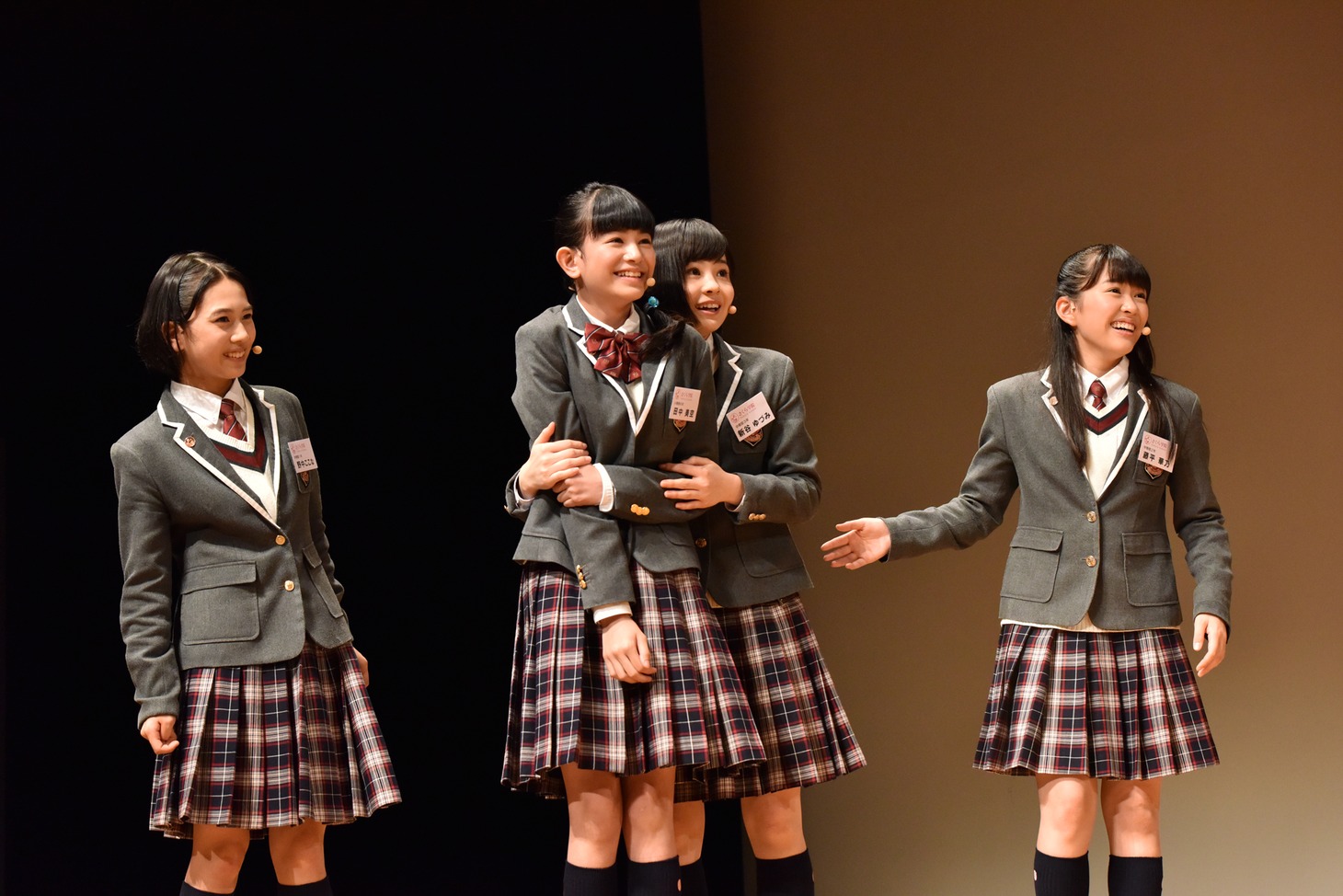 左から野中ここな、田中美空、新谷ゆづみ、藤平華乃。