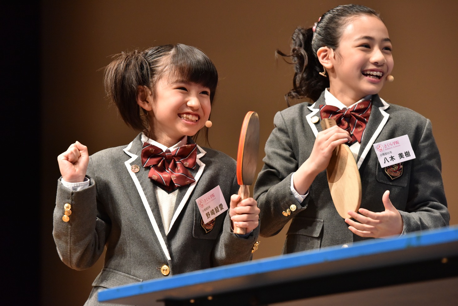 左から野崎結愛、八木美樹。