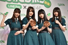 左から小林由依、菅井友香、長濱ねる、渡辺梨加。