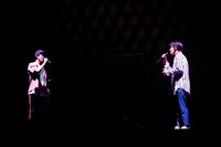 黒川ティムと森崎ウィン。（撮影：笹森健一）