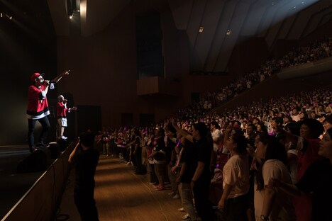 C&K「日本全国CK地元化計画~地元です。地元じゃなくても、地元です。2018。期待の新人10周年。~」神奈川・厚木市文化会館公演の様子。(Photo by RYUYA AMAO PHOTOGRAPHY)