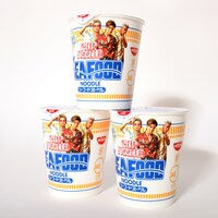 岩田剛典、黒木啓司、ELLYが起用された限定パッケージの「カップヌードル シーフードヌードル」。