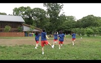 ロッカジャポニカ「踊ろっかジャポニカ ♪腹！筋！録！ ～サッカー編～」のワンシーン。