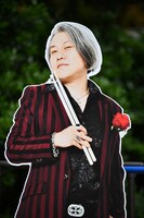 会場に置かれた矢野博康の等身大パネル。