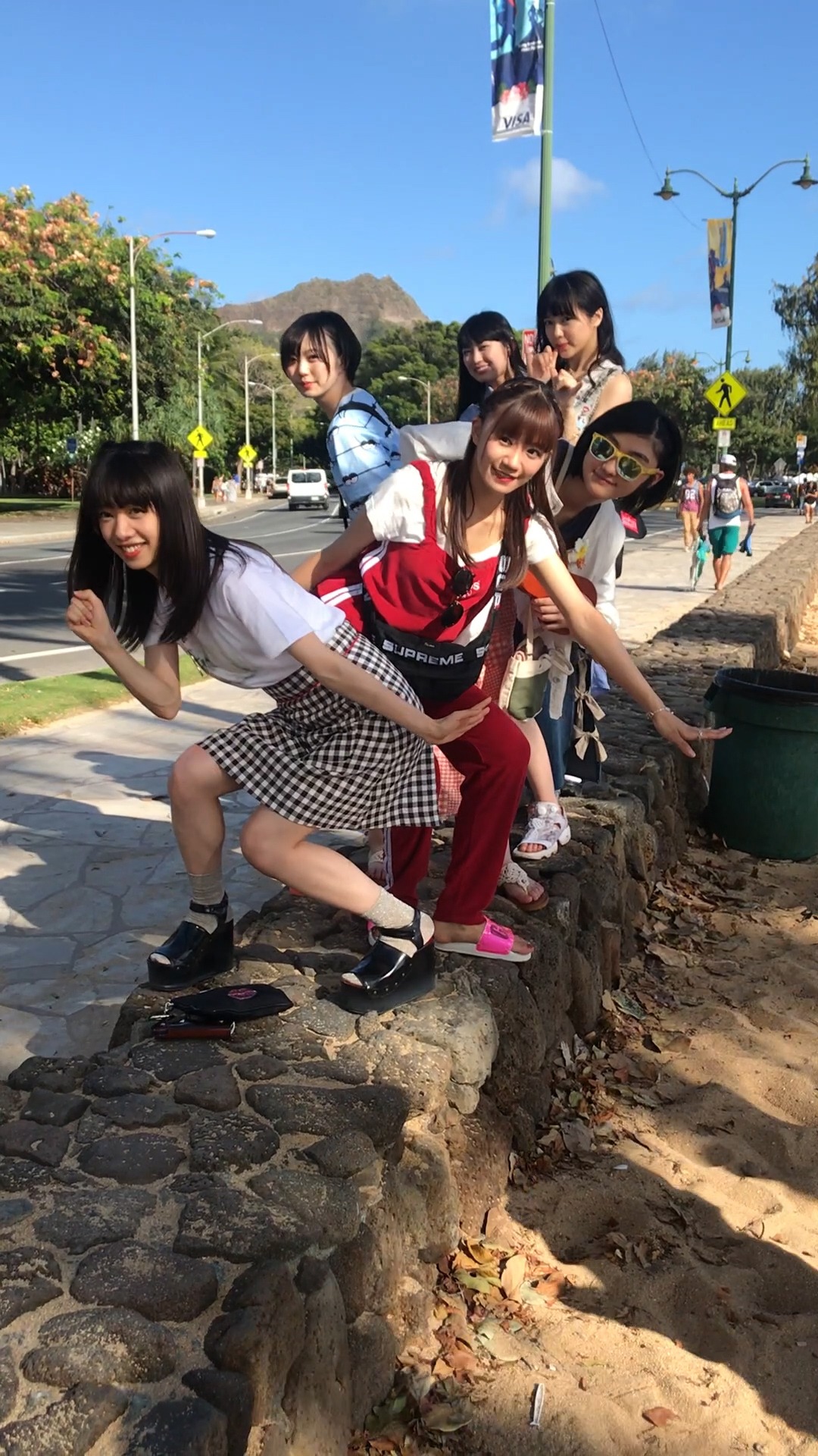 私立恵比寿中学「スウィーテスト・多忙。」ミュージックビデオのワンシーン。