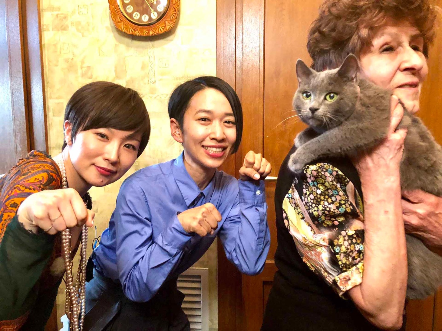 人気画像6位は「椎名林檎、MIKIKO、西加奈子のロシア旅」より、椎名林檎と西加奈子。（写真提供：NHK）