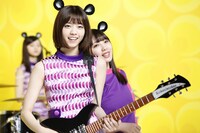 西野七瀬と与田祐希。