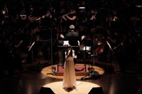 Aimer「Aimer special concert with スロヴァキア国立放送交響楽団“ARIA STRINGS”」の様子。（写真提供：SME Records）