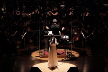 Aimer「Aimer special concert with スロヴァキア国立放送交響楽団“ARIA STRINGS”」の様子。（写真提供：SME Records）