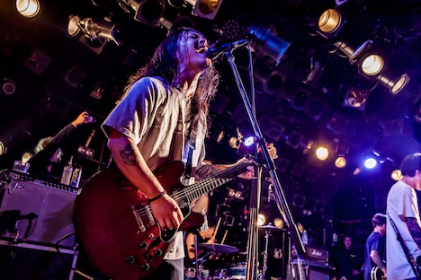 Hayato Mochizuki（Vo, G）（Photo by Takashi "TAKA" Konuma）
