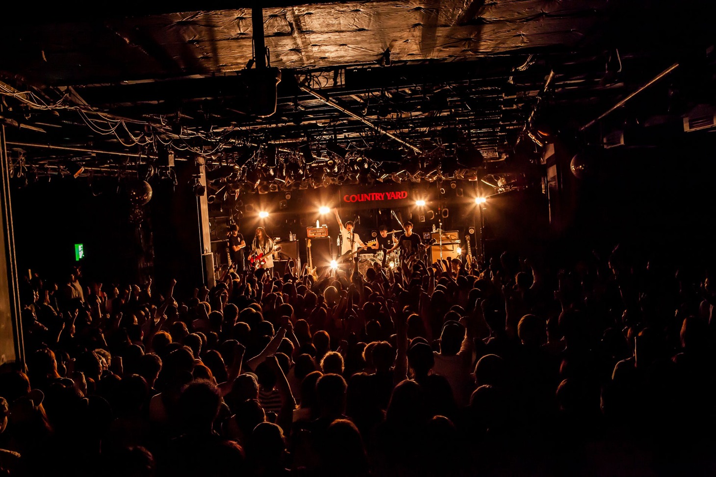 COUNTRY YARD「TOUR 2018 -10 YEARS MADE OUR NOW-」東京・渋谷CLUB QUATTRO公演の様子。（Photo by Takashi "TAKA" Konuma）