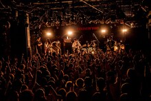 COUNTRY YARD「TOUR 2018 -10 YEARS MADE OUR NOW-」東京・渋谷CLUB QUATTRO公演の様子。（Photo by Takashi "TAKA" Konuma）