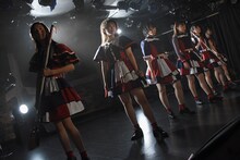 私立恵比寿中学「放課後ゲタ箱ロッケンロールMX」を披露した桜エビ～ず。