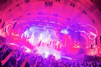 「LIVE SPECIAL Suchmos "YOU'VE GOT THE WORLD TOUR" FINAL」より。（Photo by Shohei Maekawa）