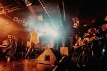 向井太一によるライブの様子。（撮影：竹本みずき）