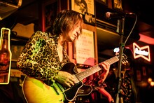 TAKURO「GLAY TAKURO Solo Project Live in YOKOHAMA "Journey without a map 2018"」の様子。